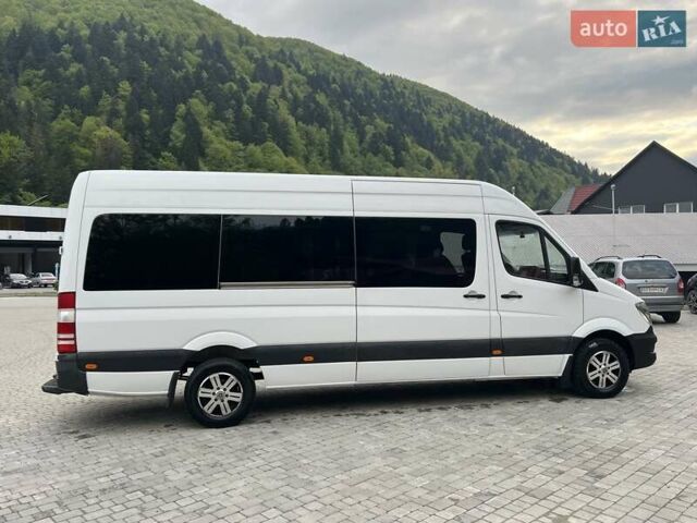 Белый Мерседес Sprinter, объемом двигателя 3 л и пробегом 500 тыс. км за 27999 $, фото 9 на Automoto.ua