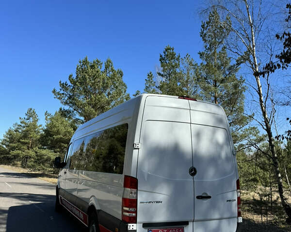 Белый Мерседес Sprinter, объемом двигателя 2.1 л и пробегом 370 тыс. км за 25700 $, фото 7 на Automoto.ua