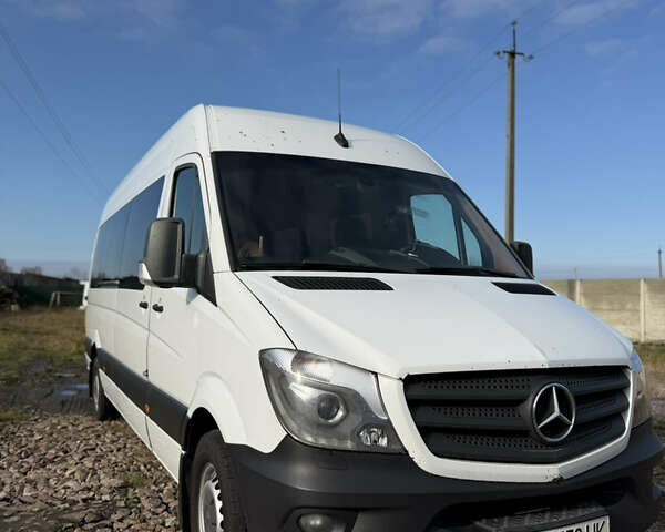 Белый Мерседес Sprinter, объемом двигателя 2.14 л и пробегом 880 тыс. км за 27000 $, фото 2 на Automoto.ua