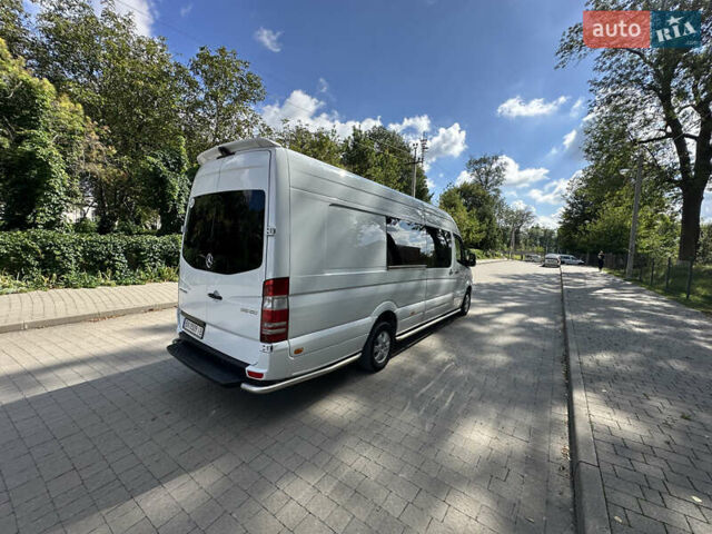 Белый Мерседес Sprinter, объемом двигателя 2.99 л и пробегом 430 тыс. км за 43900 $, фото 4 на Automoto.ua