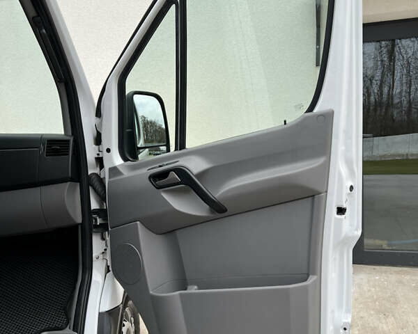 Білий Мерседес Sprinter, об'ємом двигуна 2.2 л та пробігом 332 тис. км за 27900 $, фото 27 на Automoto.ua