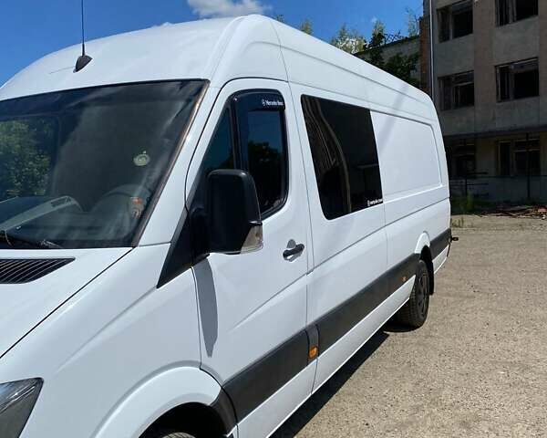 Белый Мерседес Sprinter, объемом двигателя 2.14 л и пробегом 660 тыс. км за 28400 $, фото 6 на Automoto.ua
