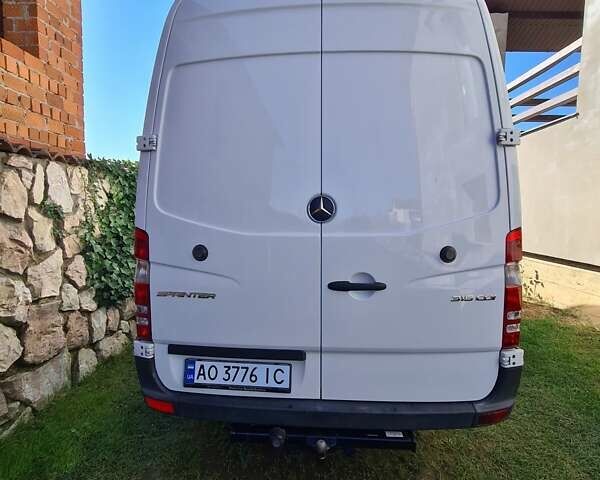Белый Мерседес Sprinter, объемом двигателя 2.99 л и пробегом 496 тыс. км за 45000 $, фото 12 на Automoto.ua