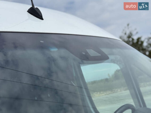 Белый Мерседес Sprinter, объемом двигателя 2.9 л и пробегом 545 тыс. км за 34400 $, фото 51 на Automoto.ua