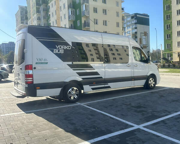 Білий Мерседес Sprinter, об'ємом двигуна 2.99 л та пробігом 380 тис. км за 44400 $, фото 17 на Automoto.ua