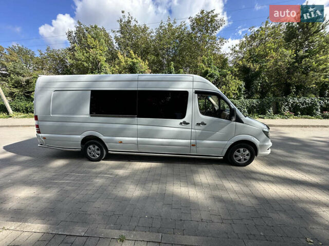 Белый Мерседес Sprinter, объемом двигателя 2.99 л и пробегом 430 тыс. км за 43900 $, фото 3 на Automoto.ua