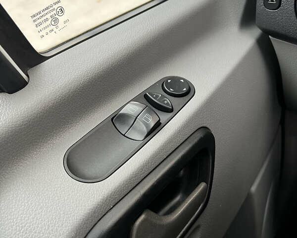 Білий Мерседес Sprinter, об'ємом двигуна 2.2 л та пробігом 332 тис. км за 27900 $, фото 33 на Automoto.ua