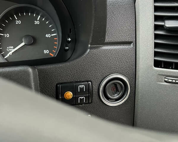 Білий Мерседес Sprinter, об'ємом двигуна 2.2 л та пробігом 332 тис. км за 27900 $, фото 37 на Automoto.ua