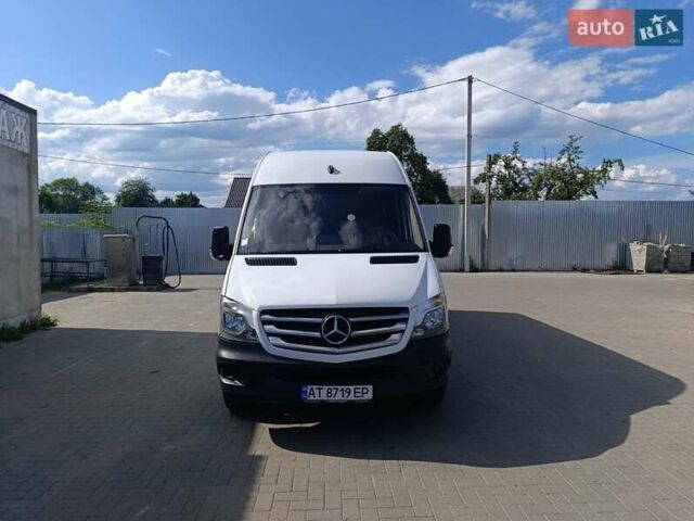 Белый Мерседес Sprinter, объемом двигателя 2.2 л и пробегом 352 тыс. км за 25600 $, фото 1 на Automoto.ua