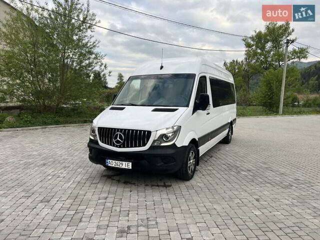 Белый Мерседес Sprinter, объемом двигателя 3 л и пробегом 500 тыс. км за 27999 $, фото 1 на Automoto.ua