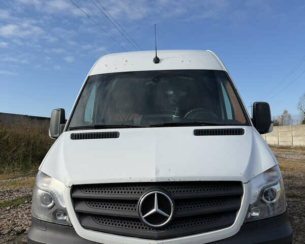 Белый Мерседес Sprinter, объемом двигателя 2.14 л и пробегом 880 тыс. км за 27000 $, фото 1 на Automoto.ua