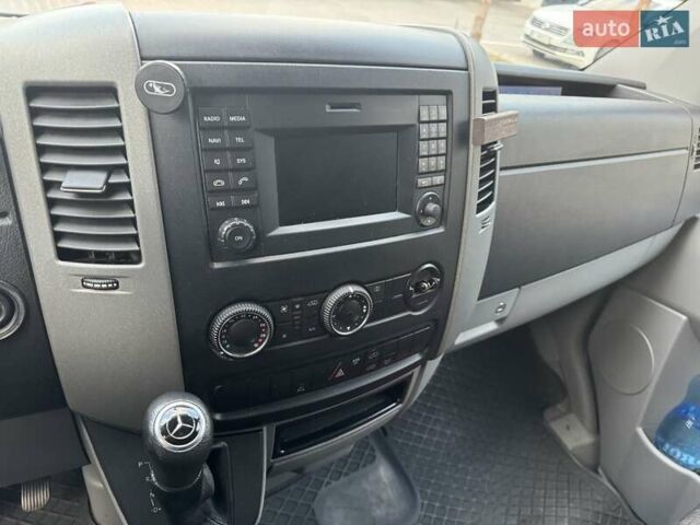 Белый Мерседес Sprinter, объемом двигателя 2.2 л и пробегом 420 тыс. км за 20900 $, фото 29 на Automoto.ua