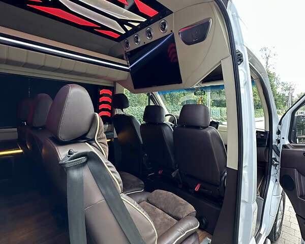 Белый Мерседес Sprinter, объемом двигателя 2.99 л и пробегом 430 тыс. км за 43900 $, фото 9 на Automoto.ua