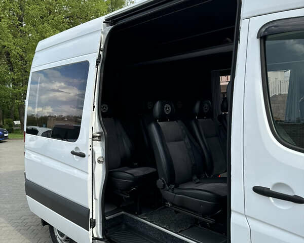 Белый Мерседес Sprinter, объемом двигателя 2.14 л и пробегом 376 тыс. км за 24900 $, фото 4 на Automoto.ua