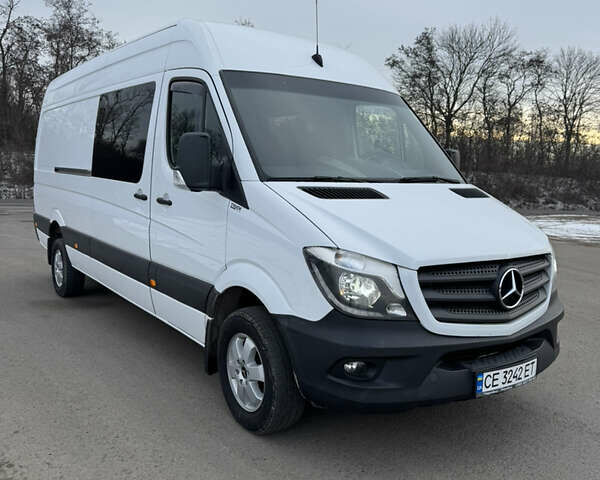Белый Мерседес Sprinter, объемом двигателя 2.99 л и пробегом 500 тыс. км за 34000 $, фото 2 на Automoto.ua