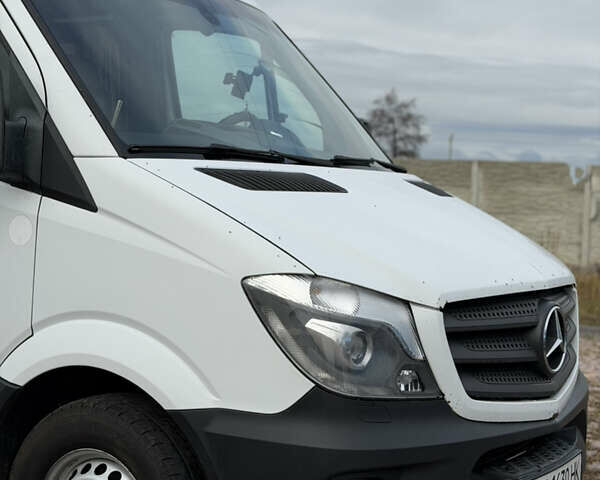 Белый Мерседес Sprinter, объемом двигателя 2.14 л и пробегом 880 тыс. км за 27000 $, фото 7 на Automoto.ua