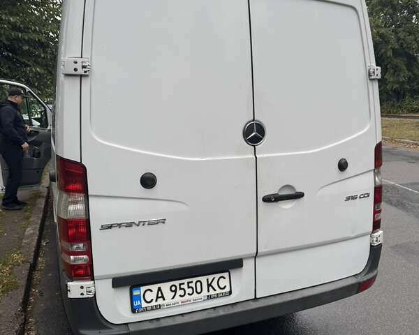 Белый Мерседес Sprinter, объемом двигателя 2.14 л и пробегом 785 тыс. км за 25150 $, фото 4 на Automoto.ua