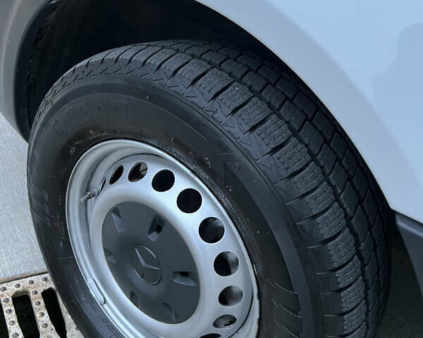 Білий Мерседес Sprinter, об'ємом двигуна 2.2 л та пробігом 332 тис. км за 27900 $, фото 14 на Automoto.ua