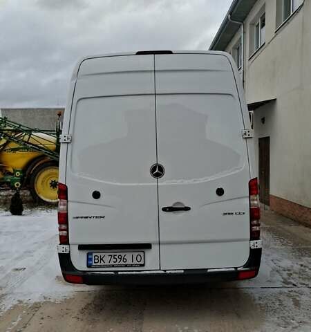Белый Мерседес Sprinter, объемом двигателя 2.14 л и пробегом 260 тыс. км за 43000 $, фото 3 на Automoto.ua