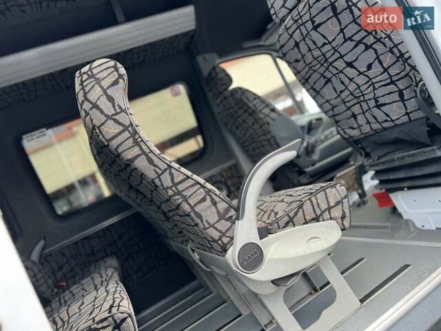 Белый Мерседес Sprinter, объемом двигателя 0 л и пробегом 500 тыс. км за 28300 $, фото 37 на Automoto.ua