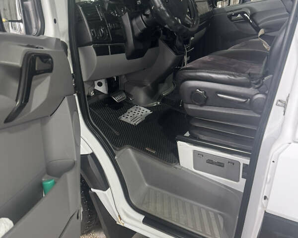 Белый Мерседес Sprinter, объемом двигателя 0 л и пробегом 900 тыс. км за 31000 $, фото 5 на Automoto.ua
