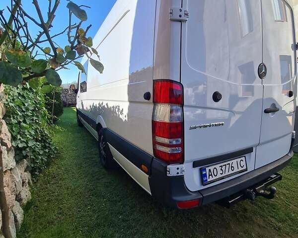 Белый Мерседес Sprinter, объемом двигателя 2.99 л и пробегом 496 тыс. км за 45000 $, фото 11 на Automoto.ua