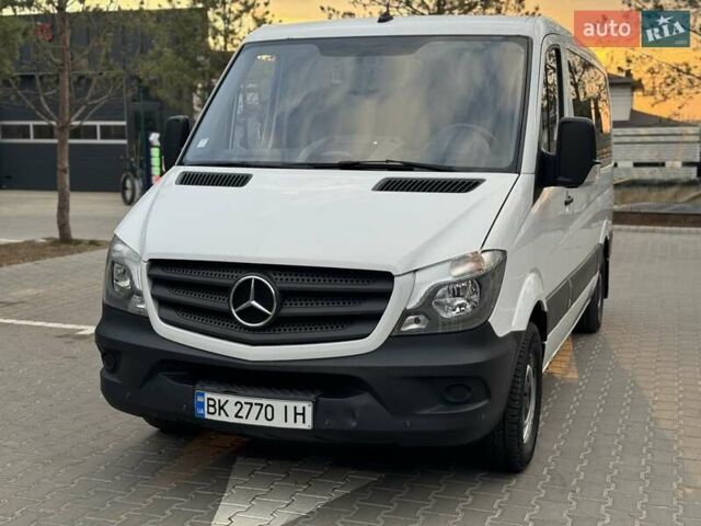 Белый Мерседес Sprinter, объемом двигателя 2.2 л и пробегом 420 тыс. км за 20900 $, фото 5 на Automoto.ua
