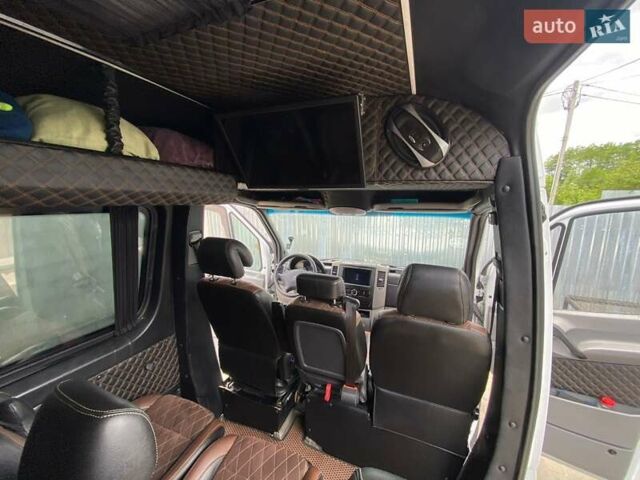 Белый Мерседес Sprinter, объемом двигателя 2.14 л и пробегом 660 тыс. км за 28400 $, фото 5 на Automoto.ua