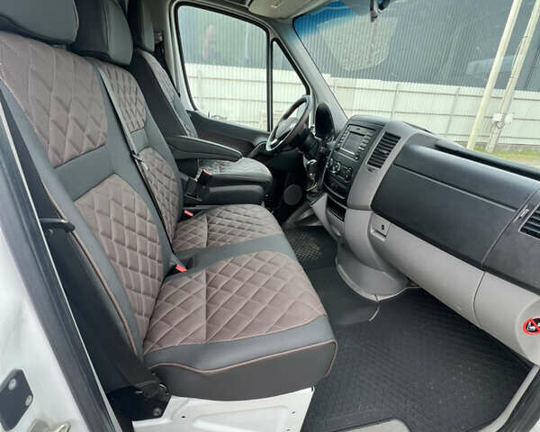 Белый Мерседес Sprinter, объемом двигателя 3 л и пробегом 852 тыс. км за 32000 $, фото 7 на Automoto.ua