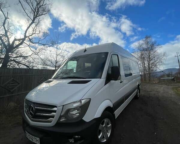 Белый Мерседес Sprinter, объемом двигателя 2.2 л и пробегом 500 тыс. км за 25000 $, фото 5 на Automoto.ua