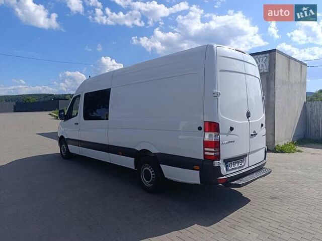 Белый Мерседес Sprinter, объемом двигателя 2.2 л и пробегом 352 тыс. км за 25600 $, фото 3 на Automoto.ua