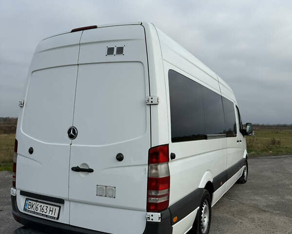 Білий Мерседес Sprinter, об'ємом двигуна 2.14 л та пробігом 268 тис. км за 25000 $, фото 7 на Automoto.ua