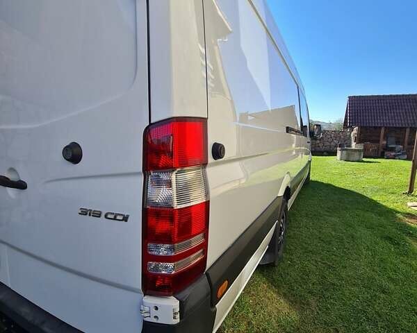 Белый Мерседес Sprinter, объемом двигателя 2.99 л и пробегом 496 тыс. км за 45000 $, фото 13 на Automoto.ua