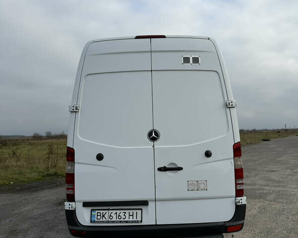 Білий Мерседес Sprinter, об'ємом двигуна 2.14 л та пробігом 268 тис. км за 25000 $, фото 6 на Automoto.ua