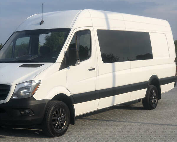 Белый Мерседес Sprinter, объемом двигателя 2.99 л и пробегом 660 тыс. км за 37500 $, фото 8 на Automoto.ua