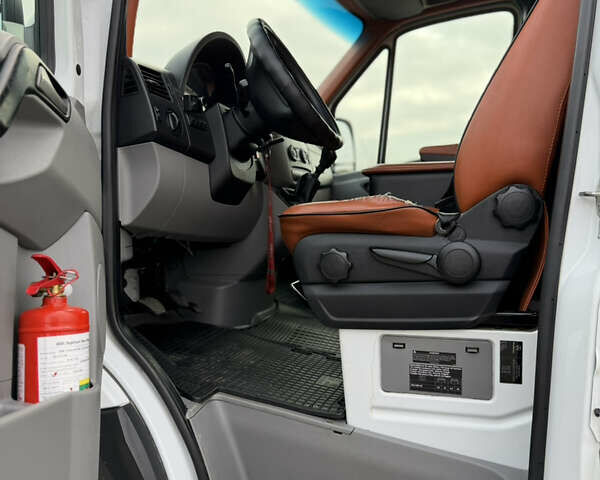 Білий Мерседес Sprinter, об'ємом двигуна 2.14 л та пробігом 268 тис. км за 25000 $, фото 11 на Automoto.ua