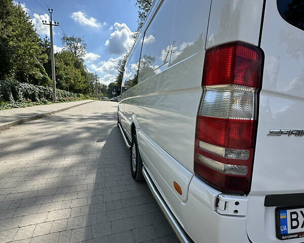 Белый Мерседес Sprinter, объемом двигателя 2.99 л и пробегом 430 тыс. км за 43900 $, фото 5 на Automoto.ua