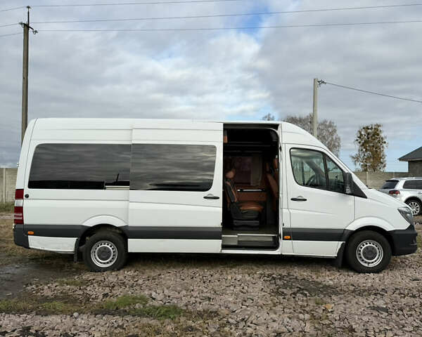 Белый Мерседес Sprinter, объемом двигателя 2.14 л и пробегом 880 тыс. км за 27000 $, фото 5 на Automoto.ua