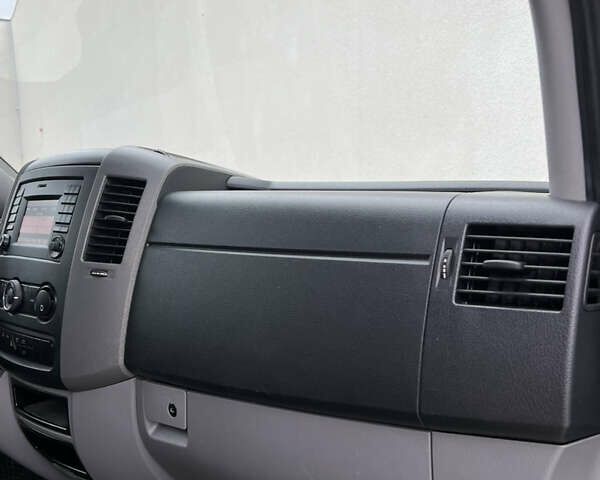 Білий Мерседес Sprinter, об'ємом двигуна 2.2 л та пробігом 332 тис. км за 27900 $, фото 51 на Automoto.ua