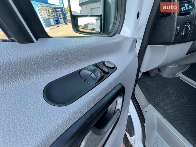 Белый Мерседес Sprinter, объемом двигателя 2.2 л и пробегом 334 тыс. км за 22450 $, фото 22 на Automoto.ua