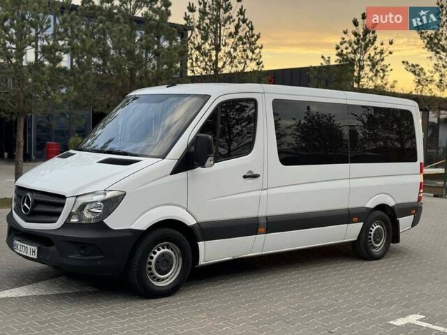 Белый Мерседес Sprinter, объемом двигателя 2.2 л и пробегом 420 тыс. км за 20900 $, фото 2 на Automoto.ua