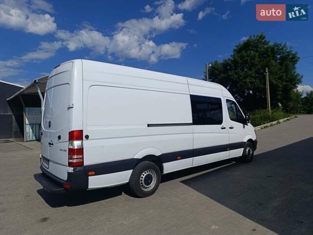 Белый Мерседес Sprinter, объемом двигателя 2.2 л и пробегом 352 тыс. км за 25600 $, фото 5 на Automoto.ua