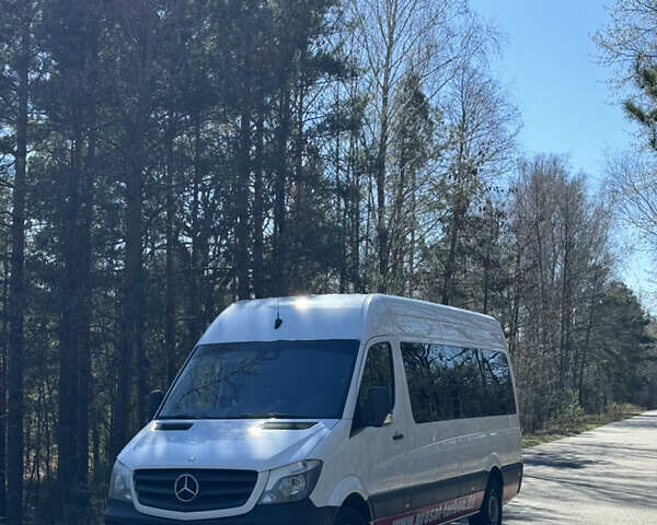 Белый Мерседес Sprinter, объемом двигателя 2.1 л и пробегом 370 тыс. км за 25700 $, фото 2 на Automoto.ua