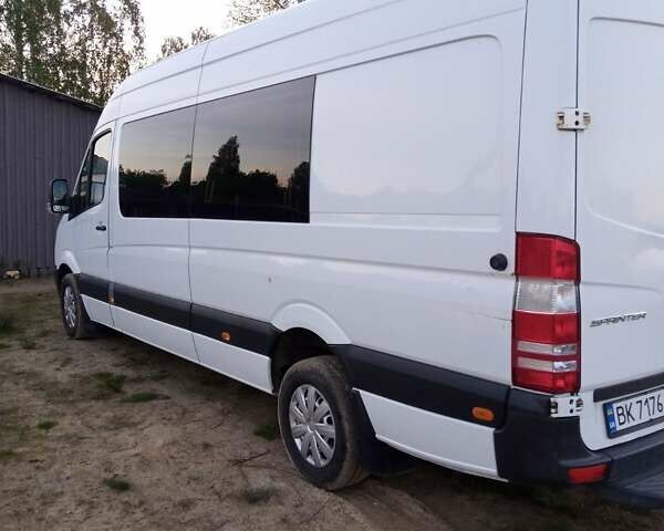 Белый Мерседес Sprinter, объемом двигателя 2.14 л и пробегом 466 тыс. км за 21000 $, фото 4 на Automoto.ua