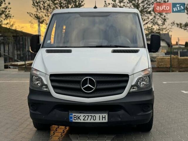 Белый Мерседес Sprinter, объемом двигателя 2.2 л и пробегом 420 тыс. км за 20900 $, фото 6 на Automoto.ua