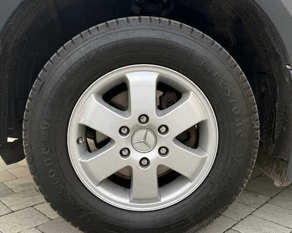 Белый Мерседес Sprinter, объемом двигателя 2.1 л и пробегом 325 тыс. км за 39984 $, фото 3 на Automoto.ua