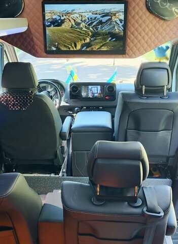 Белый Мерседес Sprinter, объемом двигателя 2.14 л и пробегом 417 тыс. км за 45000 $, фото 3 на Automoto.ua