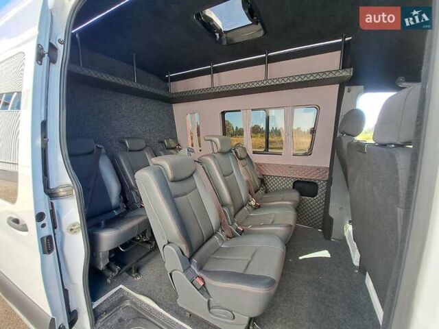 Белый Мерседес Sprinter, объемом двигателя 2.2 л и пробегом 354 тыс. км за 34343 $, фото 12 на Automoto.ua