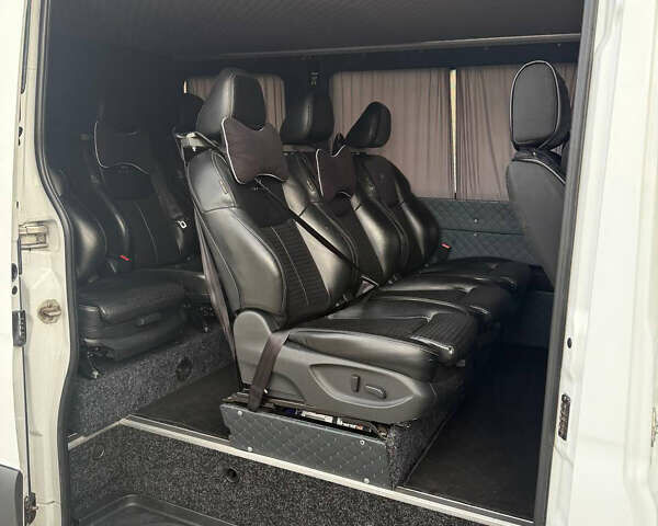 Белый Мерседес Sprinter, объемом двигателя 2.1 л и пробегом 325 тыс. км за 39984 $, фото 11 на Automoto.ua