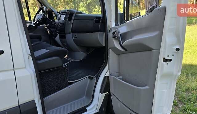 Белый Мерседес Sprinter, объемом двигателя 2.1 л и пробегом 480 тыс. км за 23591 $, фото 10 на Automoto.ua